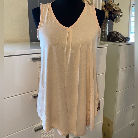 High-Low Peach/Cream Colored Blouse - Picture 2 of 2